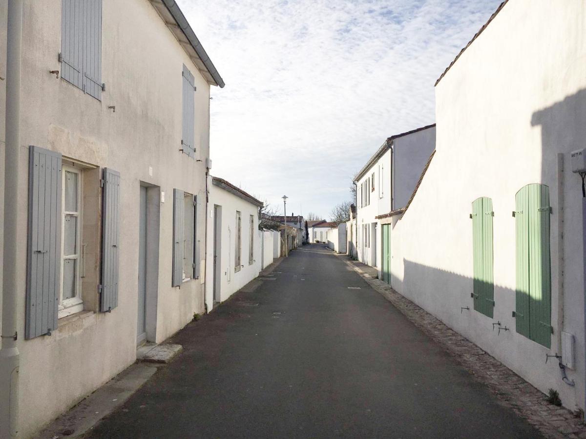 Logement Design A Loix-En-Re - 2 Etoiles - Centre Village Buitenkant foto